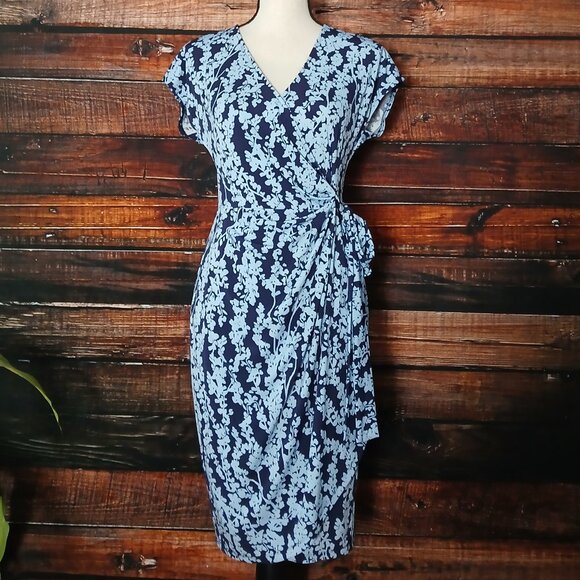 Maggy London Wrap Dress Size 6 Blue Floral Tie Waist Cap Sleeve Stretch - Picture 2 of 9